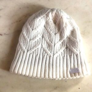 😎. Women’s Under Armour Knit hat